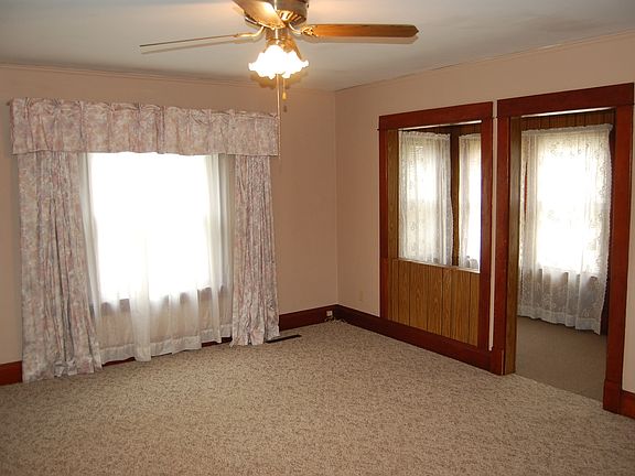 5th image of 952 McMillan St