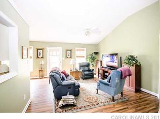 976 Creekside Dr, Lincolnton, NC 28092