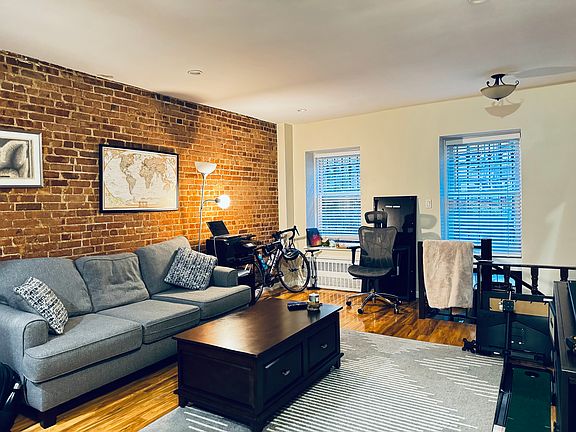 3rd image of 48 W 87th St APT A