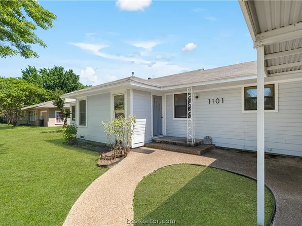 1101 Edgewood Dr, Bryan, TX 77802