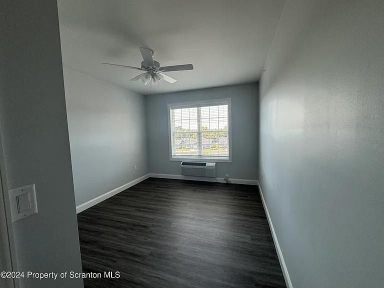 101 Circle Dr — Photo 25