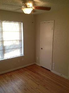 5th image of 702 Jardin Dr