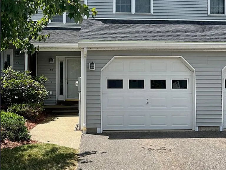 95 Green Briar Rd — Photo 2