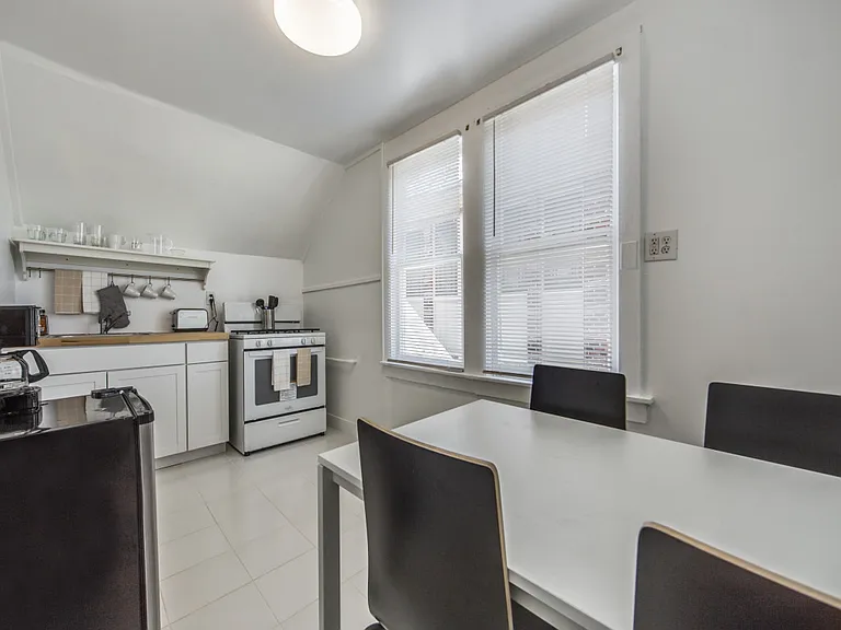 508 E Dewey Pl #4 — Photo 10