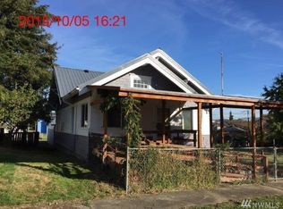 1127 Gaylord St, Raymond, WA 98577