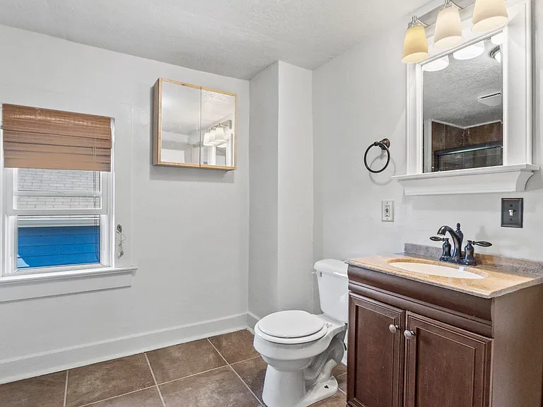 828 Forest Ave — Photo 26