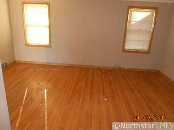 3rd image of 6120 Russell Ave S