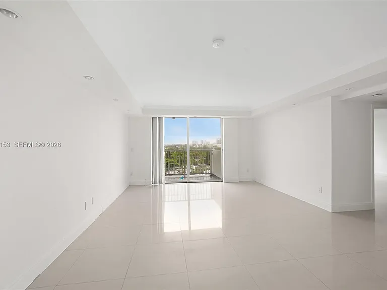 2000 NE 135th St #1010 — Photo 10