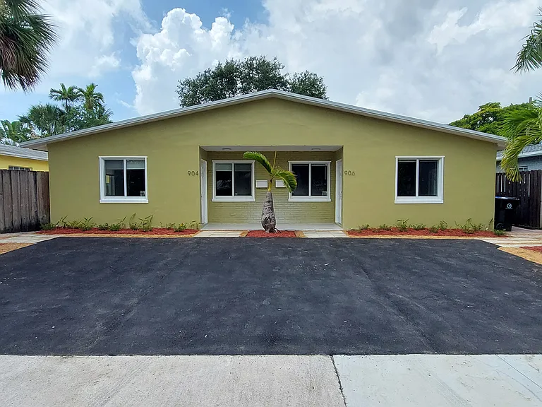 904 Mandarin Isle — Photo 1