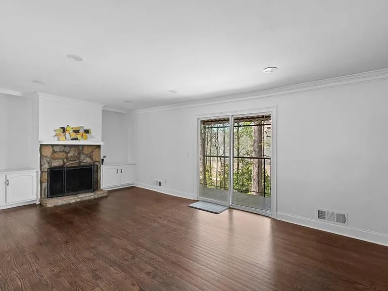 1744 Woodcliff Pl — Photo 7