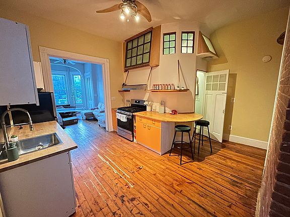 3rd image of 258 Fairmount Ave Floor 1