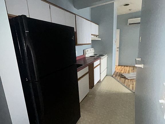 2nd image of 3 Lunenburg St #11