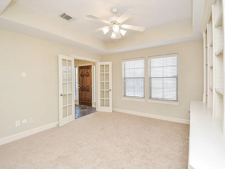 222 Knox St #F — Photo 8