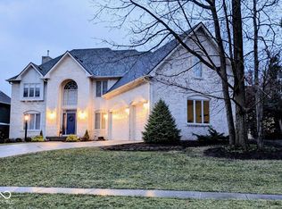 4763 Woods Edge Dr, Zionsville, IN 46077
