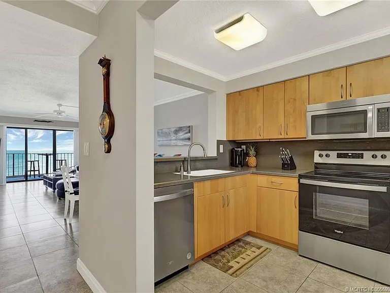 9490 S Ocean Dr #410 — Photo 10