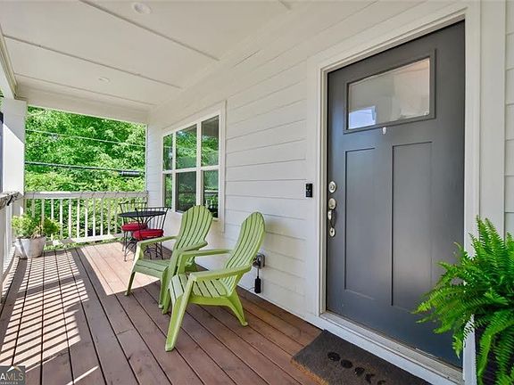 3rd image of 1237 Milton Ter SE