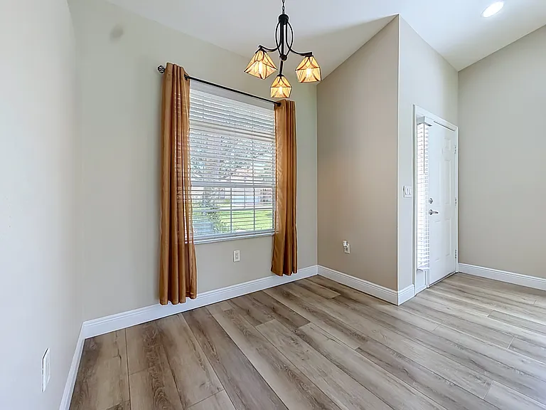 5281 Bowline Ct — Photo 9