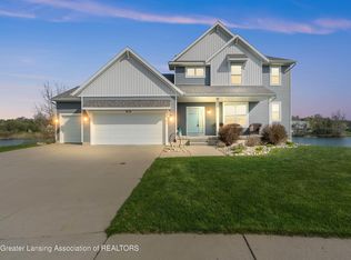 612 Launch Point Dr, Perry, MI 48872