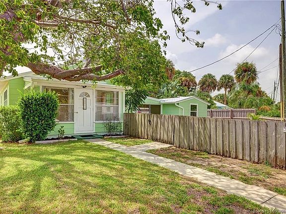 2nd image of 2404 NE Palm Ave