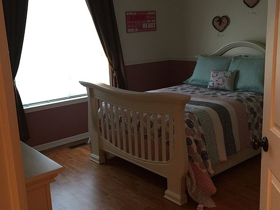 3rd image of 18933 Boysenberry Dr