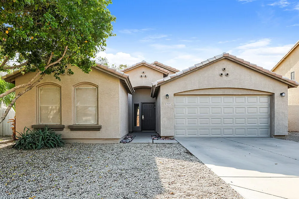 3 bed, 2.0 bath, 1528 sqft, $2,345 — Photo 1