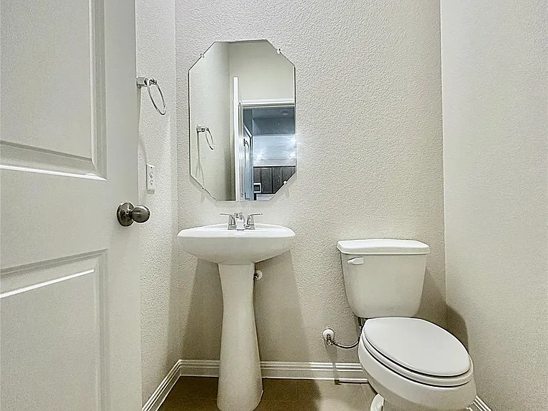 131 Holzinger Bnd — Photo 12