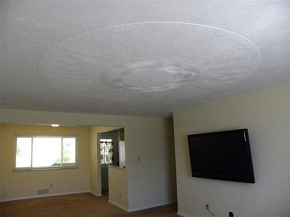 4th image of 13370 Saint Clair Dr