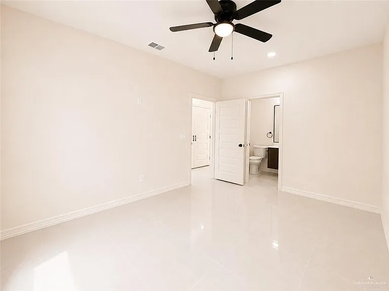 709 N Emerald Ave — Photo 10
