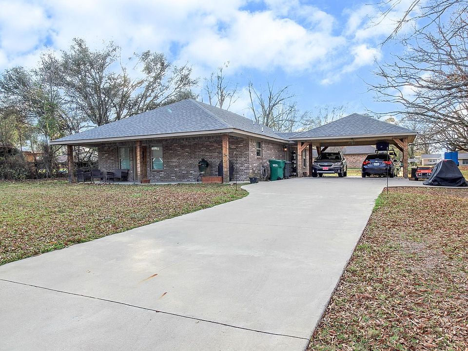 1st image of 210 Shumaker Dr
