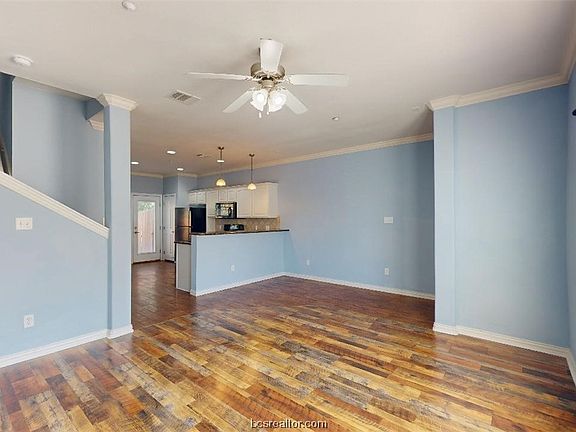 3rd image of 305 Holleman Dr E APT 1204