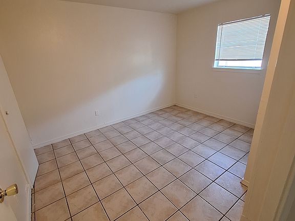 5th image of 148 Rosalie Dr APT C
