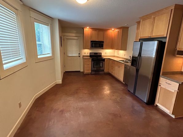 815 SE 19th Ave #815