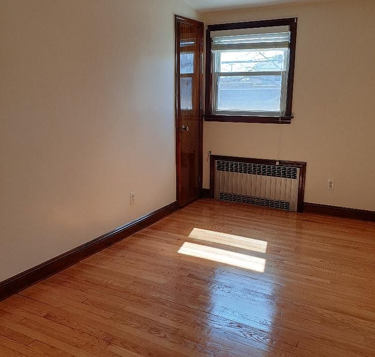 2nd image of 119 Olympia Blvd #2A