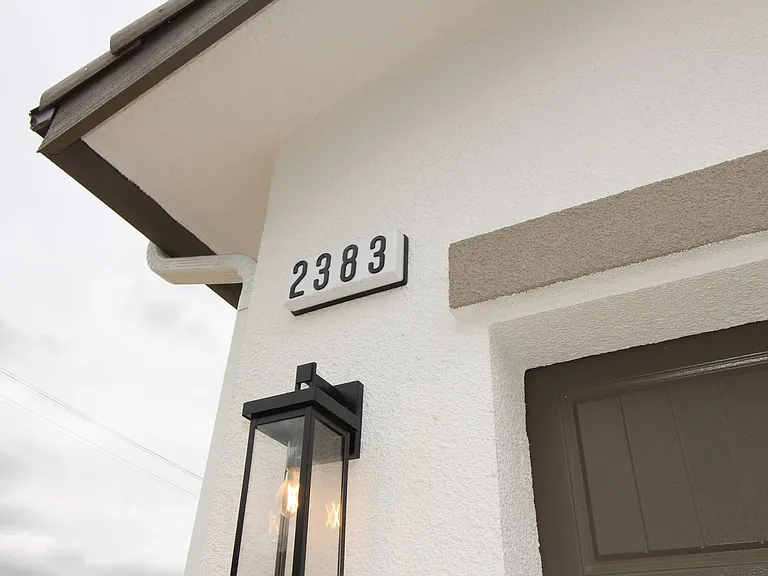 2383 N Arthur Ave — Photo 12