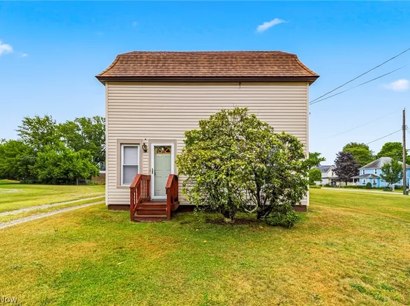 400 Jennie St, Conneaut, OH 44030