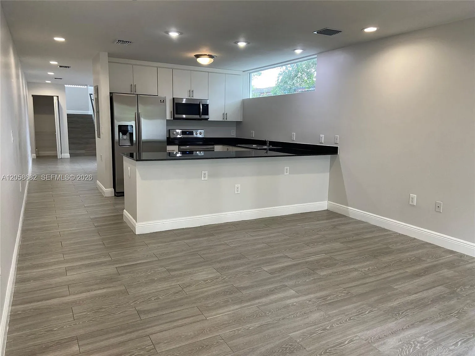 3 bed, 2.5 bath, 1650 sqft, $2,850 — Photo 4