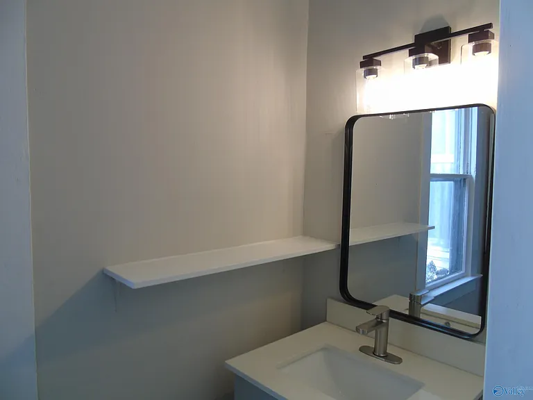 711 Cross St NW — Photo 7