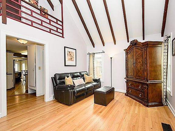 5th image of 7638 W Palatine Ave