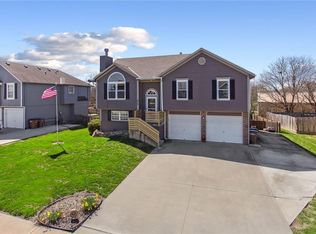 816 Canter St, Raymore, MO 64083