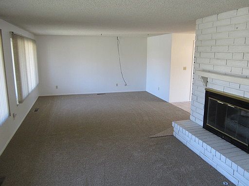 3rd image of 1701 Koontz Ln