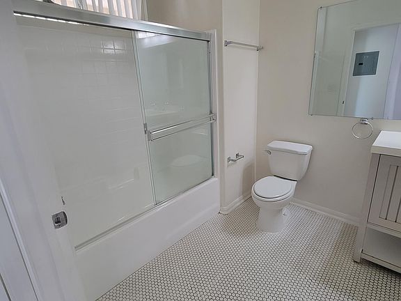 5th image of 251 Robinson St #108A
