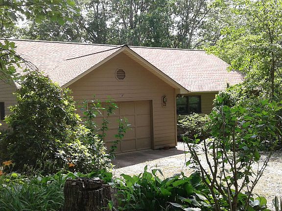 4th image of 34 Lone Pine Ln
