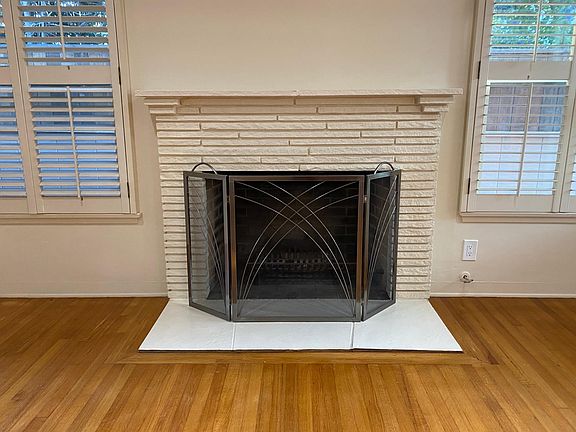 5th image of 272 1/2 Termino Ave