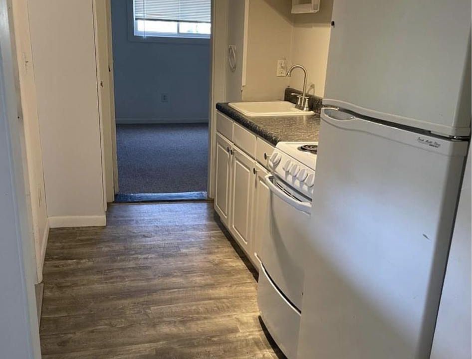1st image of 221 W McArthur St #4