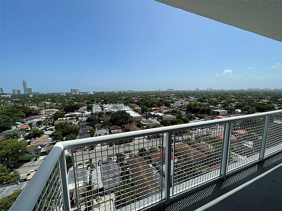 5th image of 900 SW 8th St APT 1503