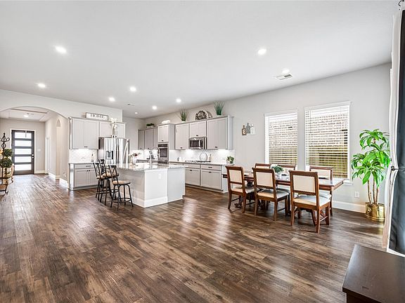 5th image of 15811 Sunlit Falls Dr