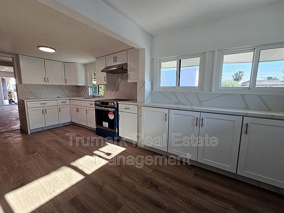 5th image of 2952 Honolulu Ave