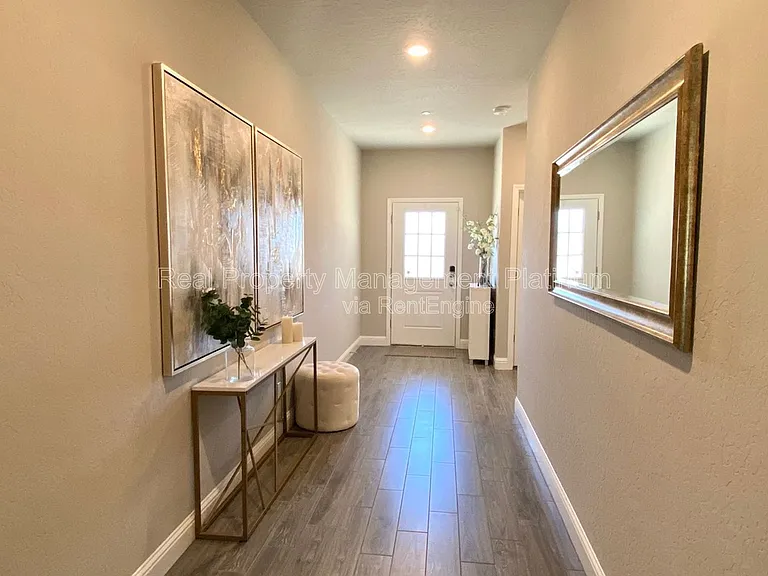 6213 E Garland Ave — Photo 3