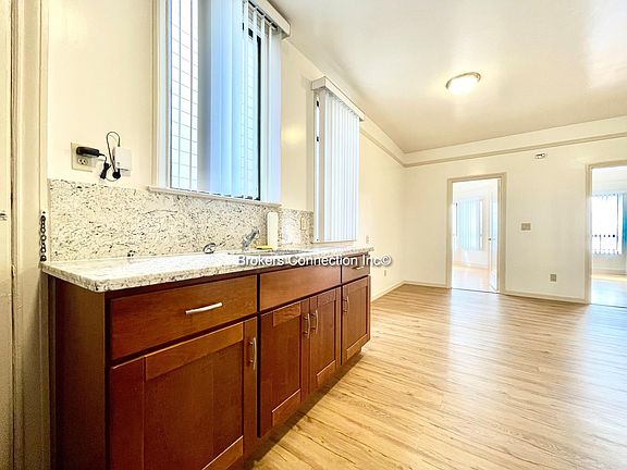 5th image of 1319 21st Ave #5