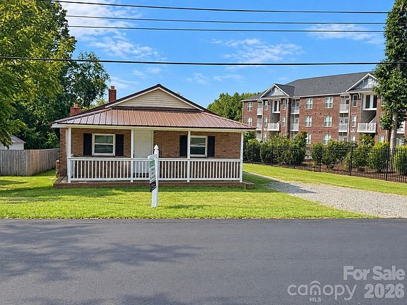 2nd image of 1231 Bradford Heights Rd